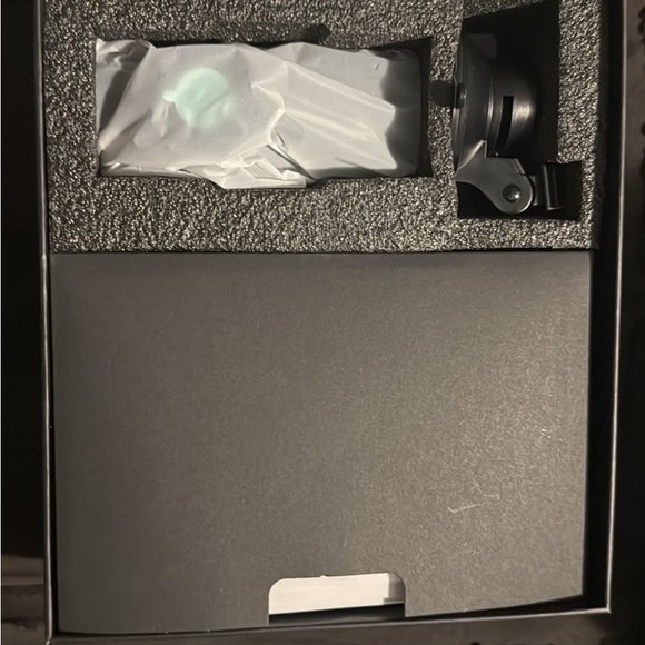 F7NP 4K On-Dash Camera - Black - Picture 2 of 2